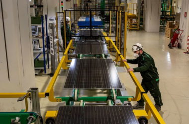производство солнечных панелей Enel