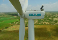 Suzlon переходит на возобновляемую энергию