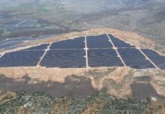 Комплекс солнечных электростанций на территории бывших угольных разработок.