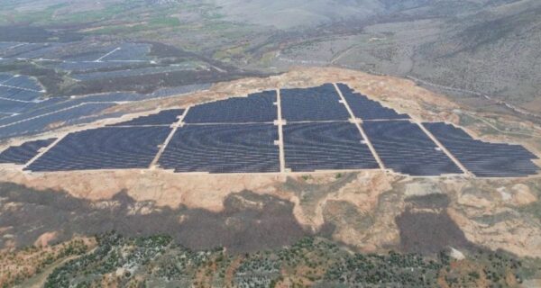 Комплекс солнечных электростанций на территории бывших угольных разработок.