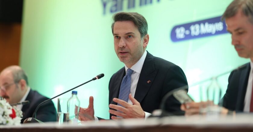 Министр энергетики Турции